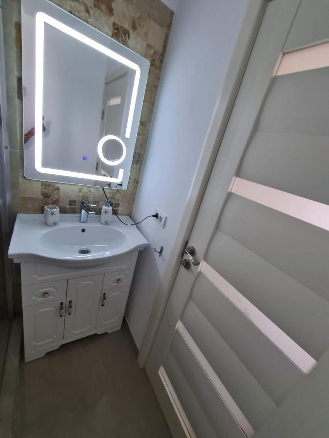 Apartmán Briza Pe Promenada Năvodari Exteriér fotografie